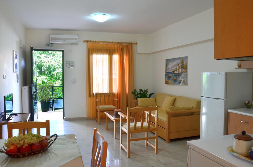 Hotel Patelis Пулітра Екстер'єр фото